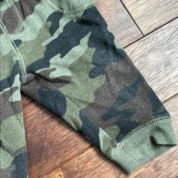 Tucker + Tate Camo Joggers - Picture 3 of 7